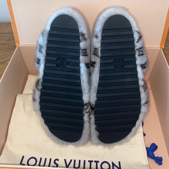 ******SOLD******NEW Louis Vuitton Mink Bom Dia Sandals - Picture 7 of 9